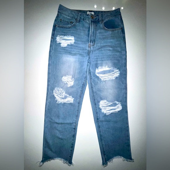 High Waist Ripped Mom Jeans - Picture 2 of 4